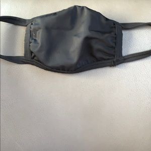 Black face mask with inside pockets